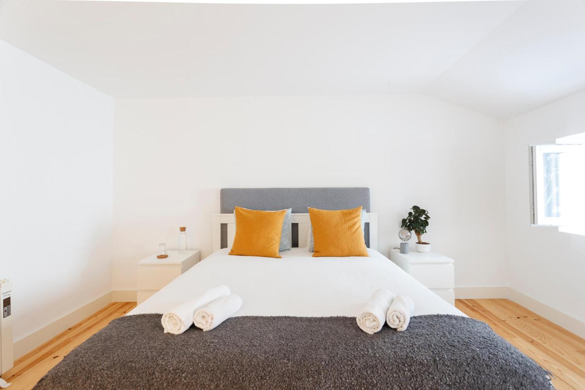 Suite In Cozy Apartment In Chiado In Shared House Lisboa Extérieur photo