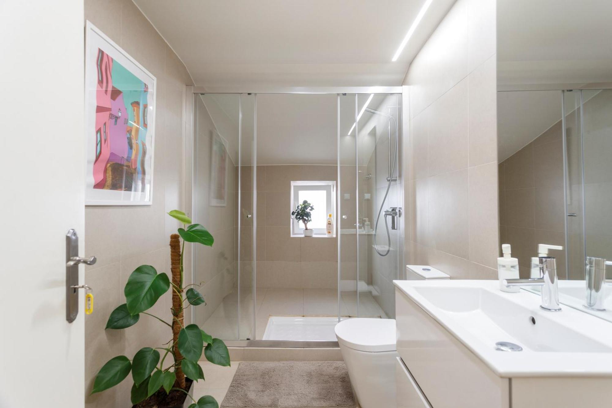 Suite In Cozy Apartment In Chiado In Shared House Lisboa Extérieur photo